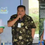 Managing Director of Serayu Group (Hasan) with head of BPK Manado ( Mahfudz ) & vice-head of Biotrop ( Aqil ) explaining about Serayu's plantation program - 2014